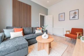 Modern Salford 3 Bedroom House, 3 Bathroom, Easy Manchester Access, Ideal for Contractors & Long Stays - NordStay